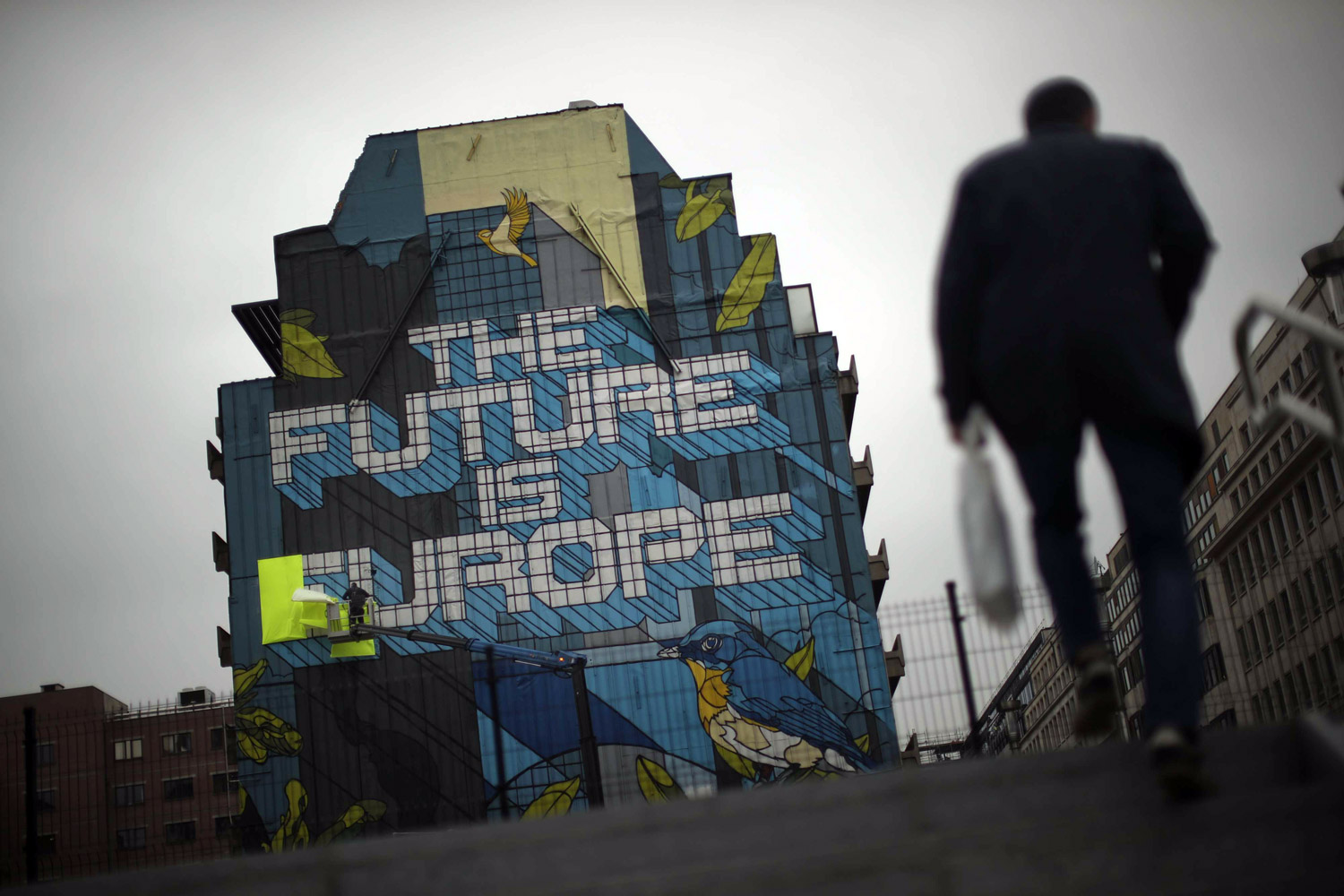 غرافيتي على بناء في شارع ببروكسل: أوروبا هي المستقبل